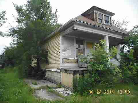 2075 Burnside (3)_m.jpg